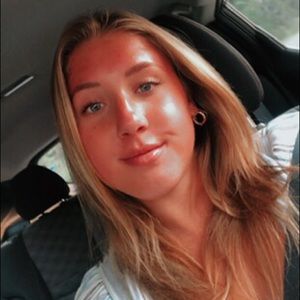 Meet your Posher, Brianna